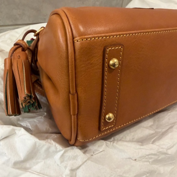 New! Dooney & Bourke Florentine Leather Tassel Shoulder Bag - Picture 4 of 11